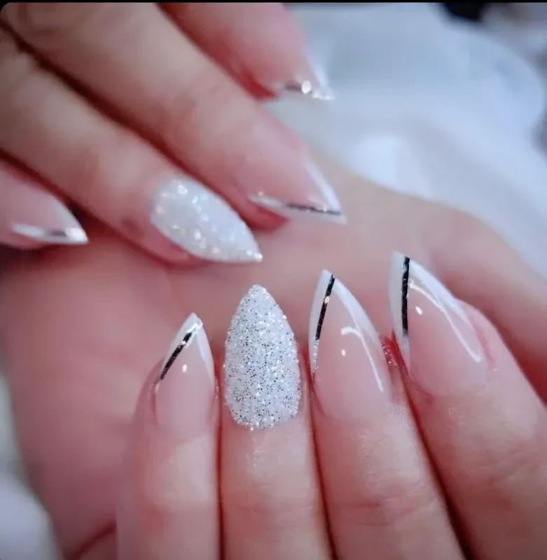 Luxer Nails Lounge Maple Grove — Nail salon in Maple Grove